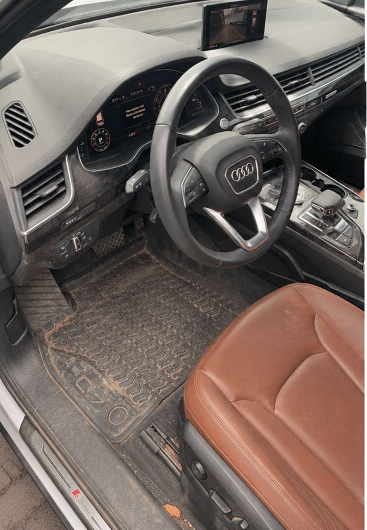 Audi Q7 before detailing